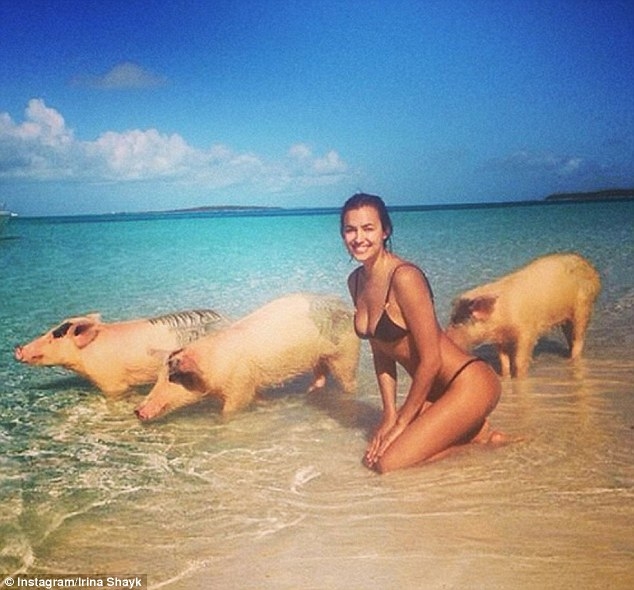Vezi o sedinta foto bizara cu Irina Shayk