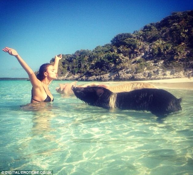 Vezi o sedinta foto bizara cu Irina Shayk