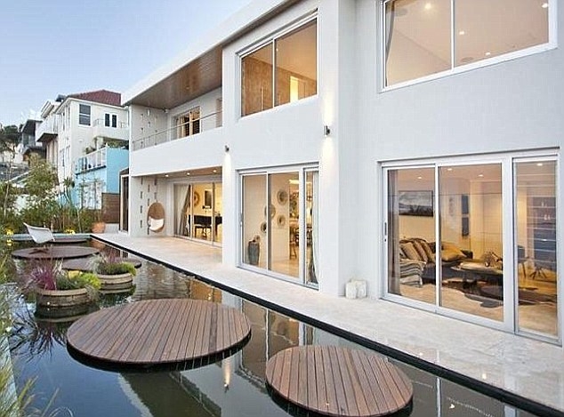 Cum arata casa de 7 milioane in care va locui Kylie Minogue