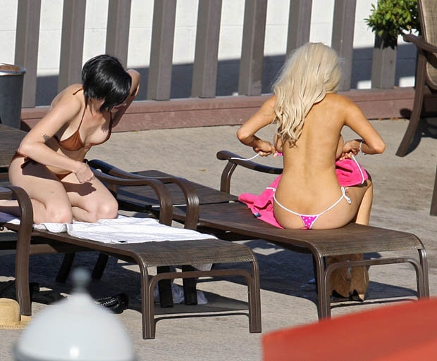 Mireasa minora, aparitie vulgara la piscina