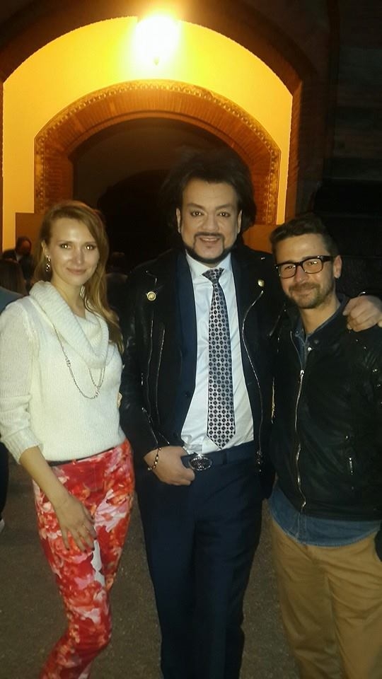 Si vedetele noastre au fugit din tara!