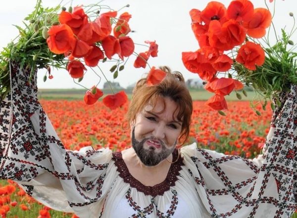 Adrian Ursu transformat in Conchita Wurst