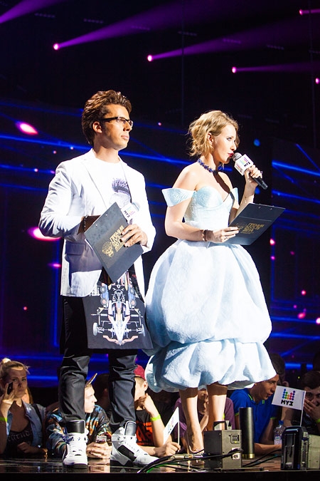 Schimb de replici dure intre Ksenia Sobchak si Lera Kudreavteva!