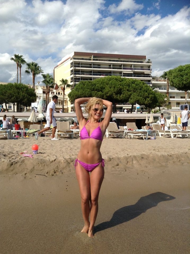 Dianna Rotaru isi arata silueta sexy