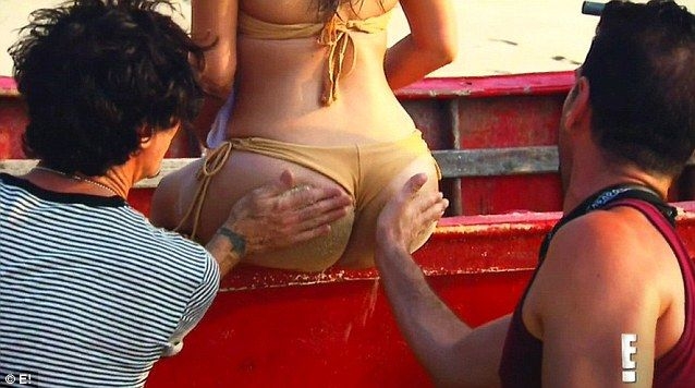 Kardashian are asistenti pentru fundul sau!