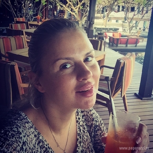 Anna Simenovici Fara Machiaj