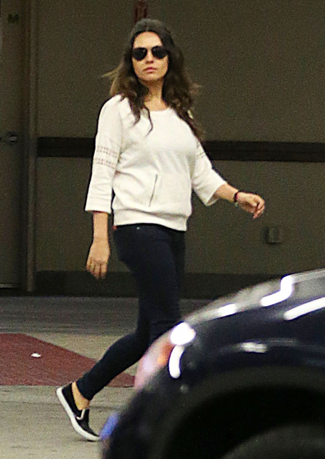 Cum arata Mila Kunis dupa ce a nascut