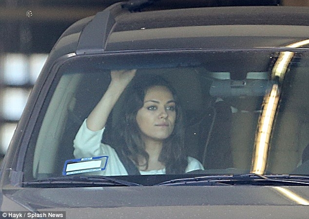 Cum arata Mila Kunis dupa ce a nascut