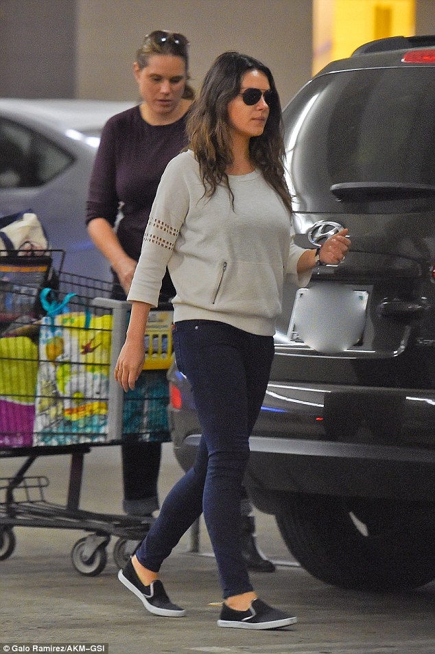 Cum arata Mila Kunis dupa ce a nascut