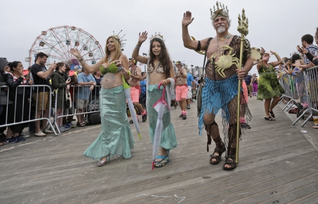 нью йорк, парад русалок