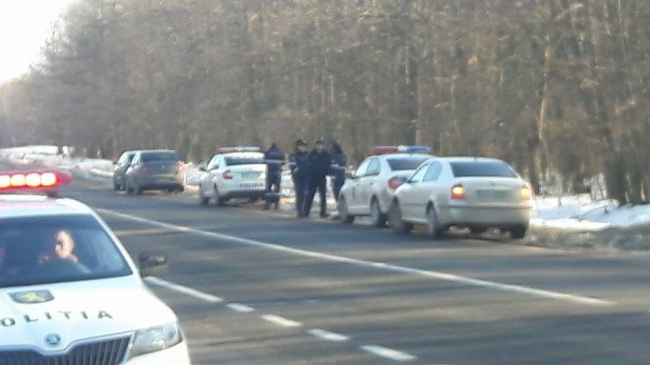 Resedinta de la Condrita, impanzita de oamenii legii: 8 microbuze cu politisti au ajuns la fata locului