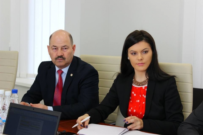 Cum a evoluat stilul vestimentar al Alinei Zotea de-a lungul timpului