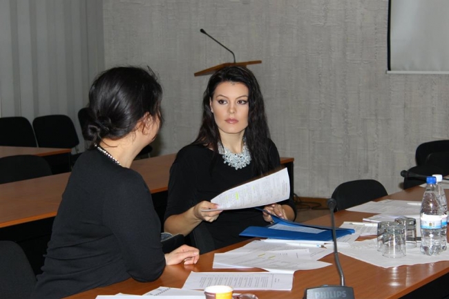 Cum a evoluat stilul vestimentar al Alinei Zotea de-a lungul timpului