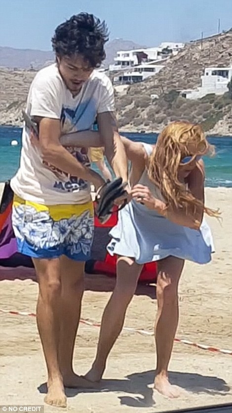 Lindsay Lohan, batuta de iubitul sau, milionarul rus Egor Tarabasov