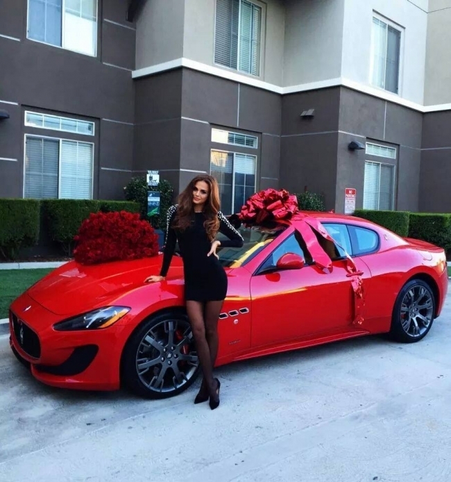 Xenia Deli și-a arătat casa ei din California