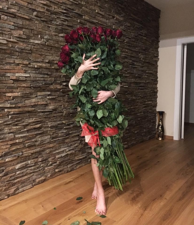Renato Usatai iubeste blondele. Vezi ce schimbare de look si-a facut Sandra Dodon