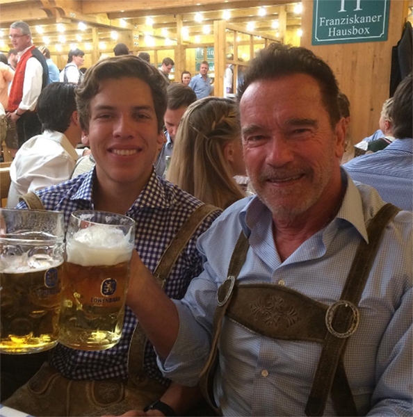 El este fiul nelegitim al lui Arnold Schwarzenegger