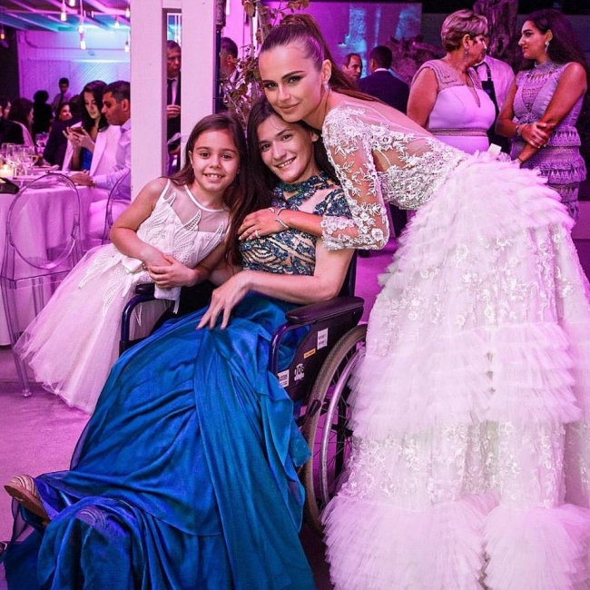 Xenia Deli, alaturi de mama si bunica