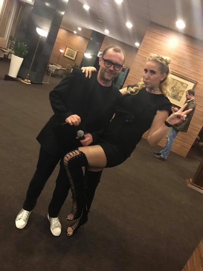 Soţia lui Valerian Mînzat, într-o ţinută picantă de Halloween