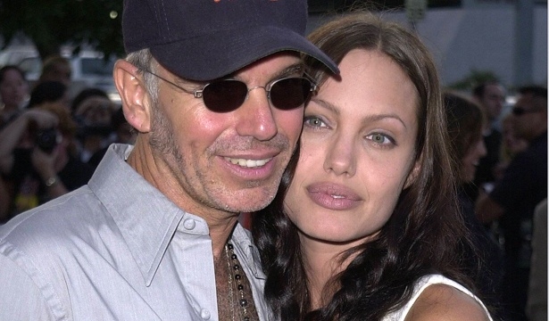 Tras la faţă şi îmbătrînit! Aşa arată Brad Pitt după anunţul divorţului