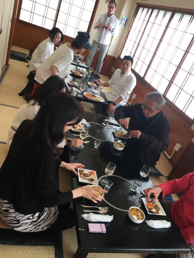 Cativa japonezi au invatat sa gateasca moldoveneste la un restaurant din capitala