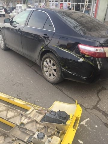 Trei mașini și o autospecială s-au tamponat la o intersecție din Chișinău