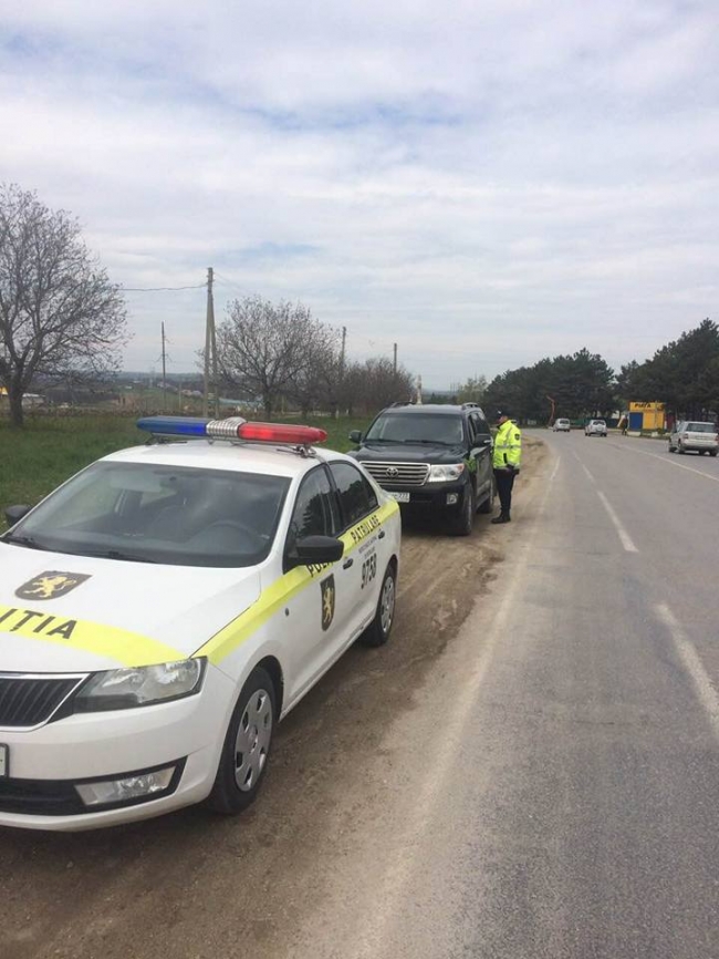 Circa 2300 de poliţişti vor asigura circulaţia rutieră de Paştele Blajinilor