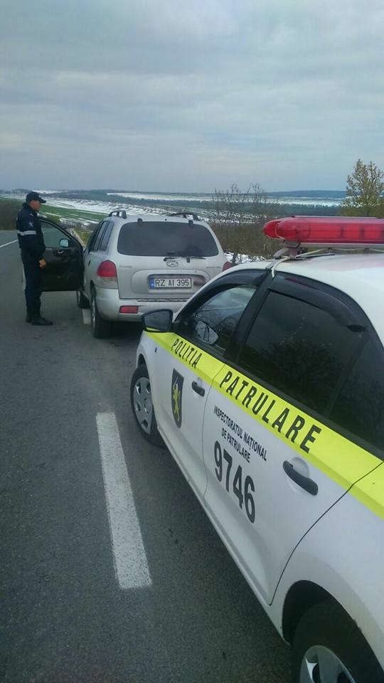 Circa 2300 de poliţişti vor asigura circulaţia rutieră de Paştele Blajinilor