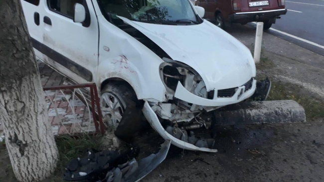 Accident lângă Soroca. Un șofer ar fi adormit la volan și a intrat în balustrada unui magazin