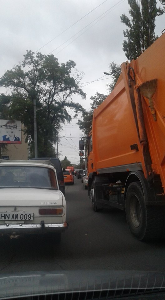 Un accident rutier îngreunează circulaţia din Capitală