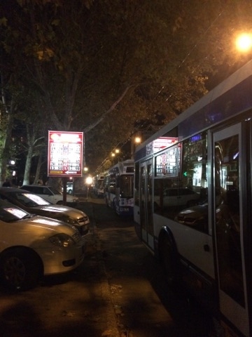 Ambuteiaj pe strada Ion Creangă din Capitală. Motivul pentru care mai multe troleibuze nu se mișcă din loc