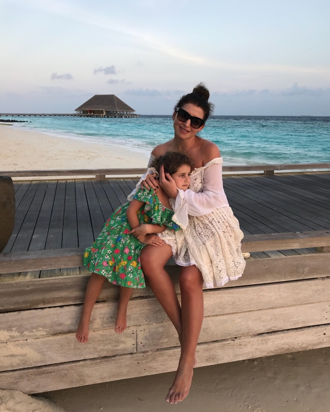 Așa mamă, așa fiică: Margarita Șor, cochetă și stilată pe plajele din Maldive