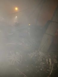 Серьезная авария в столице: автомобиль врезался в столб электропередач