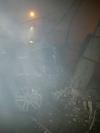 Серьезная авария в столице: автомобиль врезался в столб электропередач