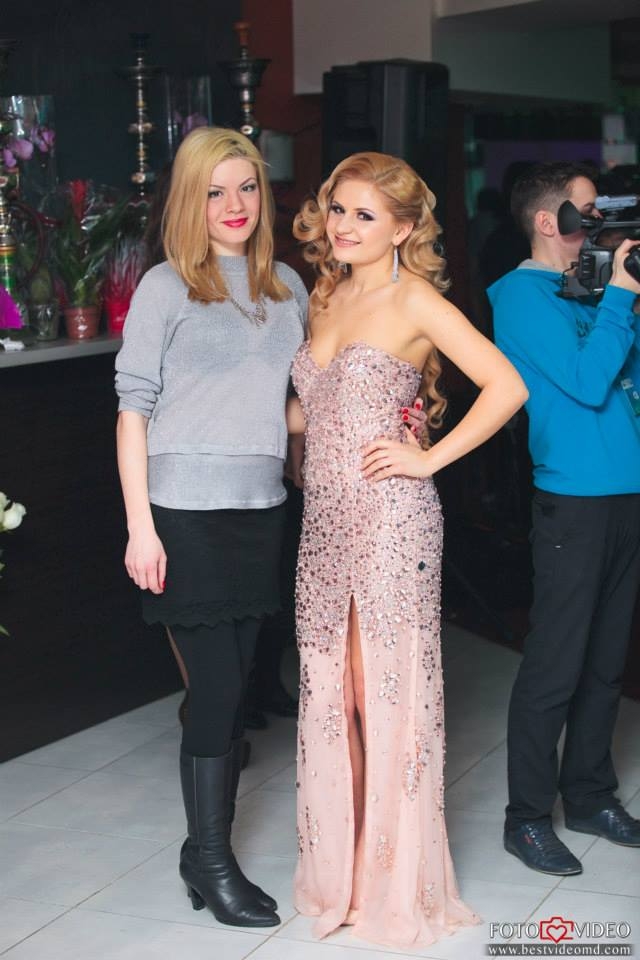 Dianna Rotaru si Tatiana Spanu in aceeasi rochie