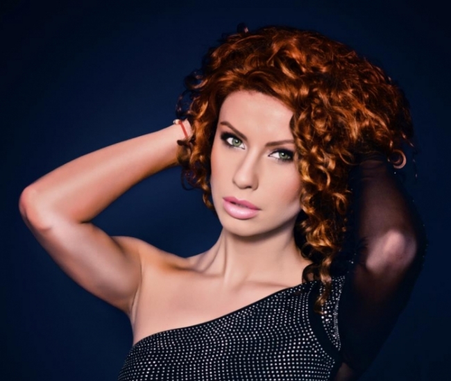 Natalia Barbu Nu Renunta La Extensiile De Par