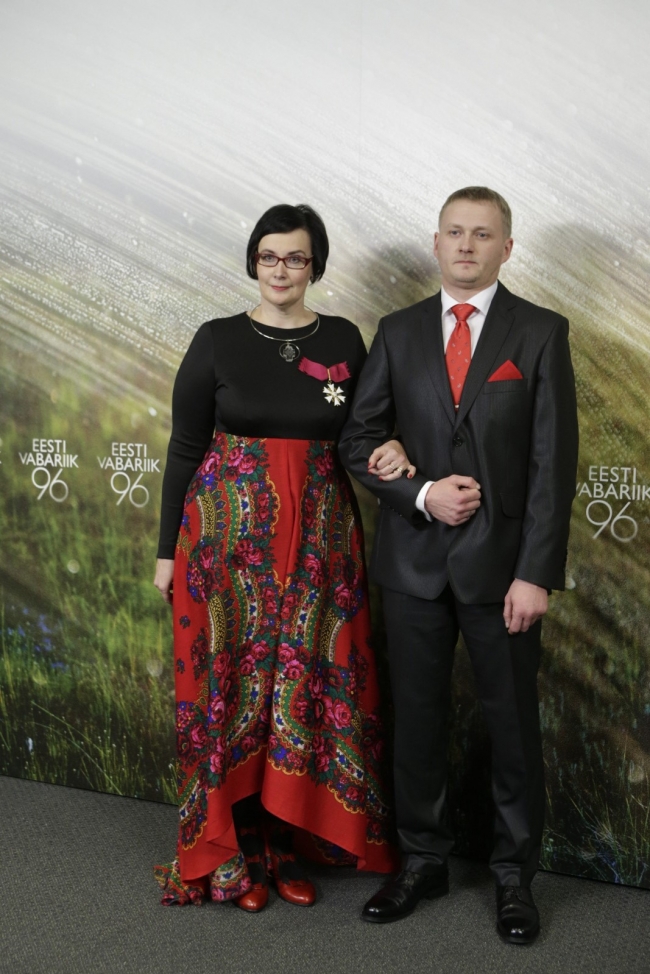 Sotia ambasadorului moldovean in Estonia,cu o tinuta sclipitoare
