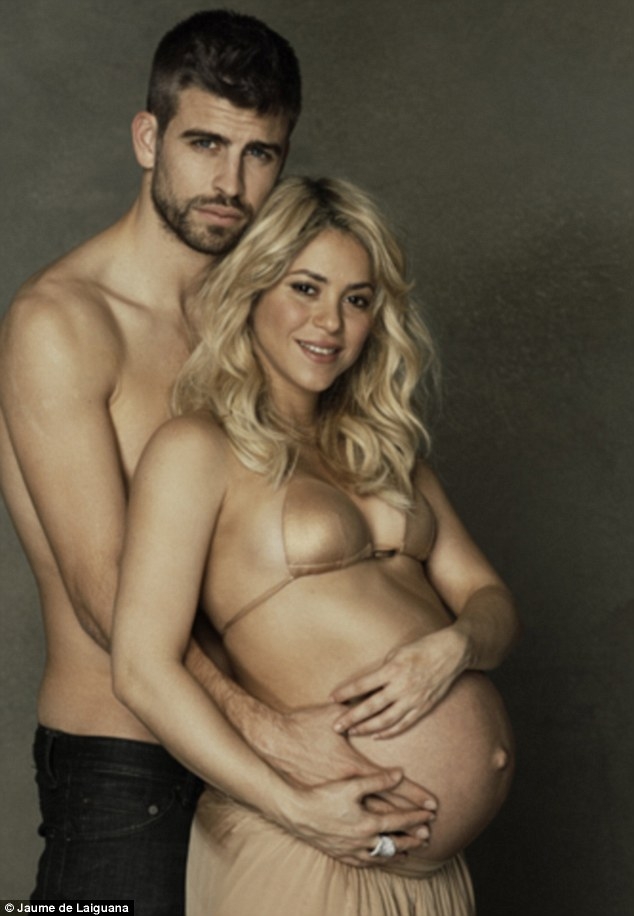Shakira a imbracat rochia de mireasa!