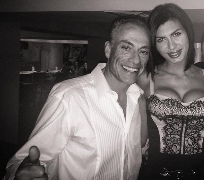 Van Damme in club cu o romanca focoasa