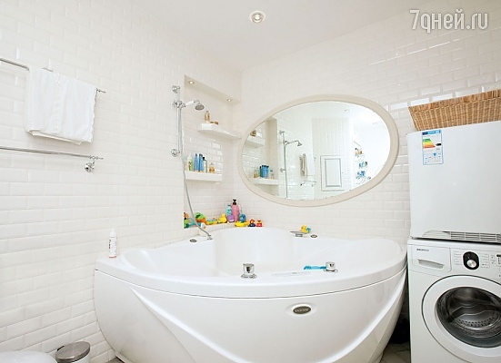 Anfisa Cehova isi arata apartamentul „minune”