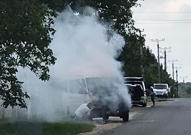 Un Microbuz A Luat Foc La Peresecina Foto Video