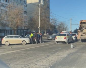 Accident In Capitala Doua Masini Avariate Oamenii Legii Au