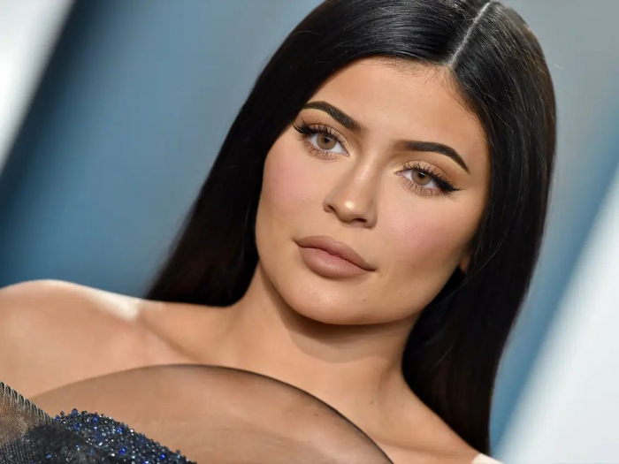 Adorabil Kylie Jenner Prima Aparitie Publica Alaturi De Fiul Ei In