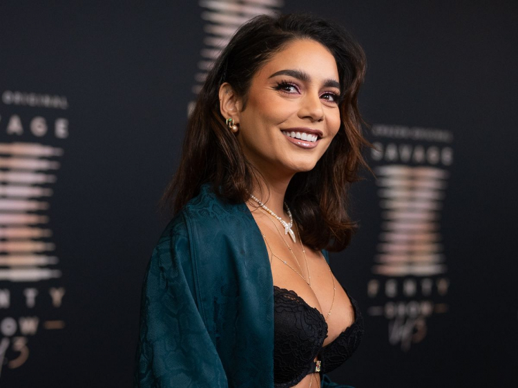 Este Oficial Vanessa Hudgens Se Casatoreste Vezi Cum Arata Inelul De