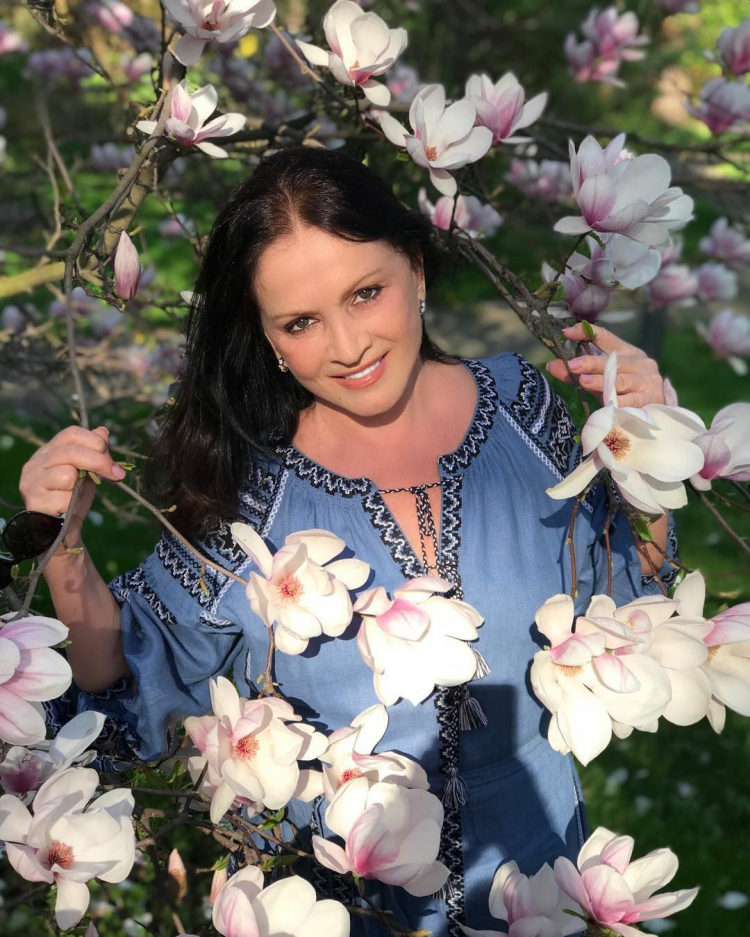 Sofia Rotaru Intr O Fotografie Rara Alaturi De Fiul Ei Ruslan