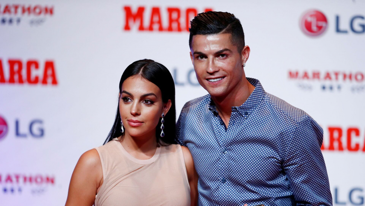 Imaginea de milioane de like-uri cu Cristiano Ronaldo si fiica lor cea ...