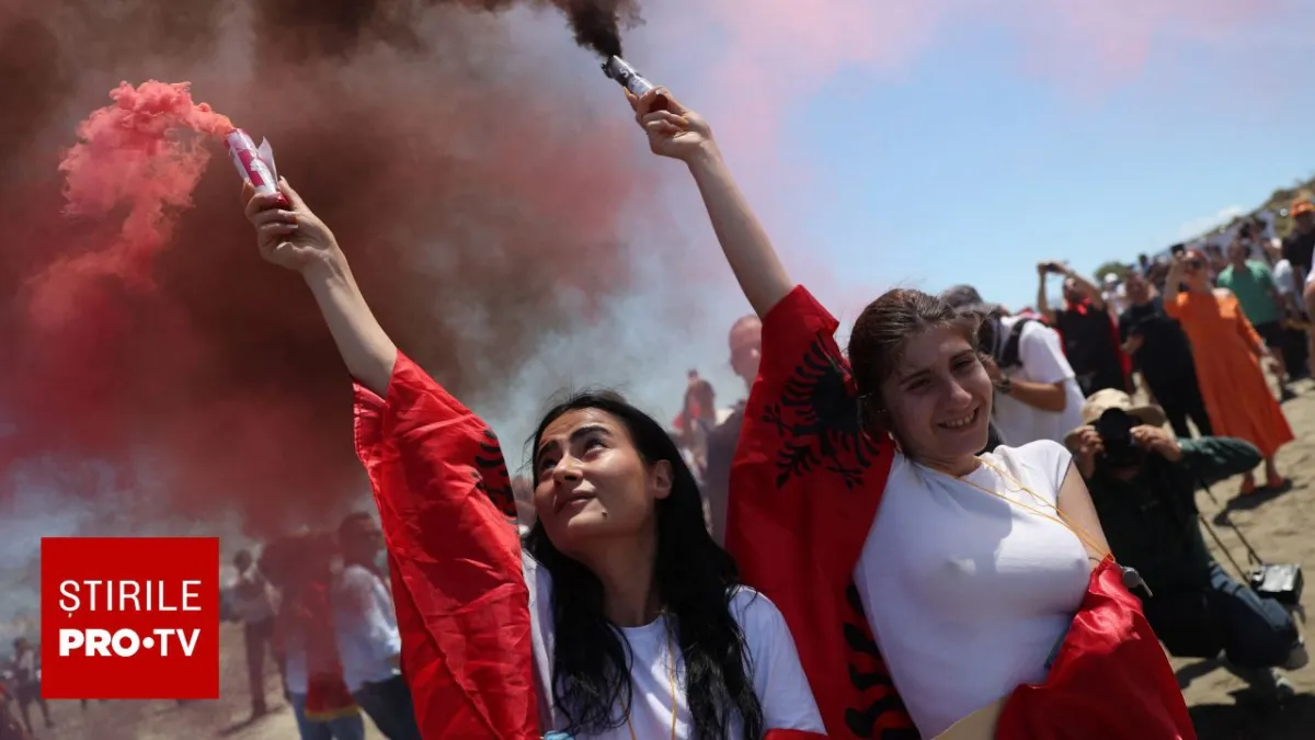 Proteste violente în Albania împotriva unui proiect imobiliar legat de familia lui Donald Trump: confruntări cu poliția în fața Parlamentului - VIDEO