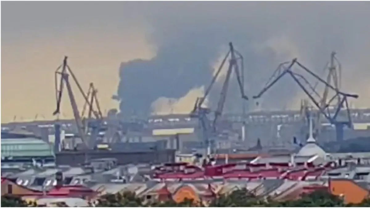 Ucraina a lansat un atac masiv cu drone asupra Sankt Petersburgului. Un incendiu a izbucnit la un terminal petrolier - VIDEO