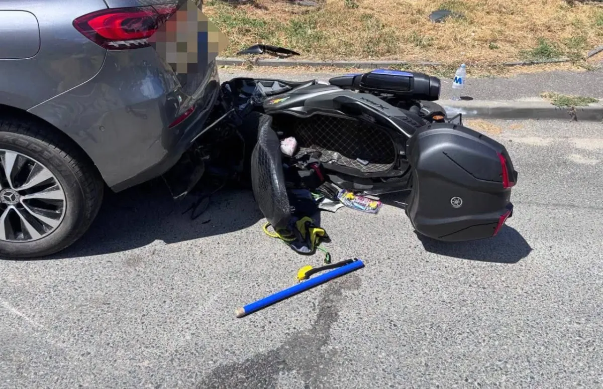 Accident fatal în Chișinău: un motociclist a murit la spital după ce ar fi fost lovit de o mașină. Șoferița - reținută de polițiști