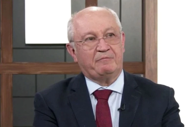 Ce avere a declarat fostul premier Alexandru Munteanu la plecarea din funcție: peste 216 mii de lei din salariu și diurne, un apartament de 677 de mii de euro și investiții în străinătate / DOC
